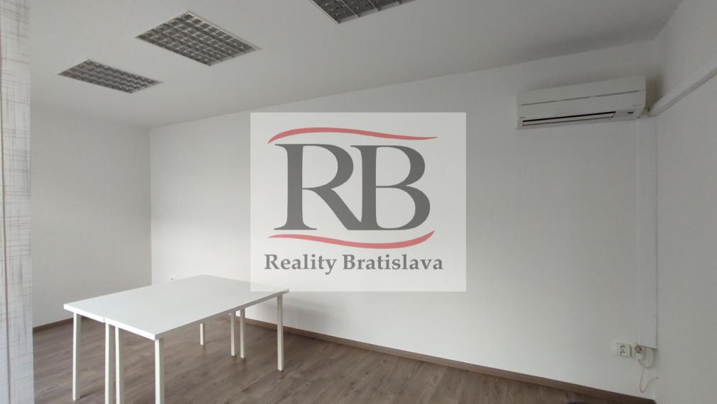 Kancelárie v blízkosti Hlavnej vlakovej stanice, Karpatská, BAI