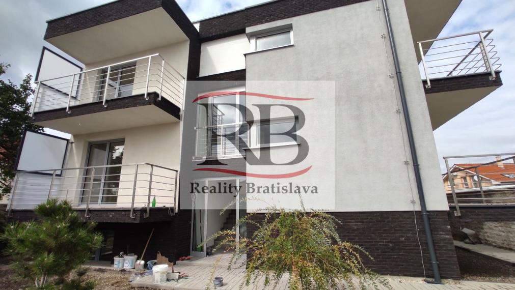 Objekt vhodný na podnikanie, Podunajské Biskupice