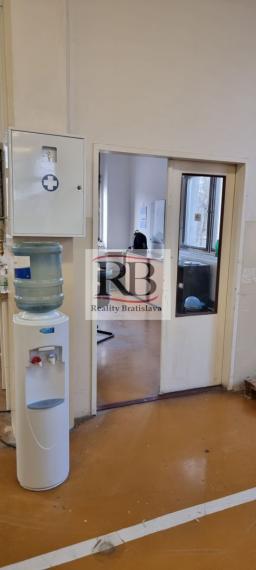 Prenájom objektu - výrobné haly 4787,4 m2 Hodonín