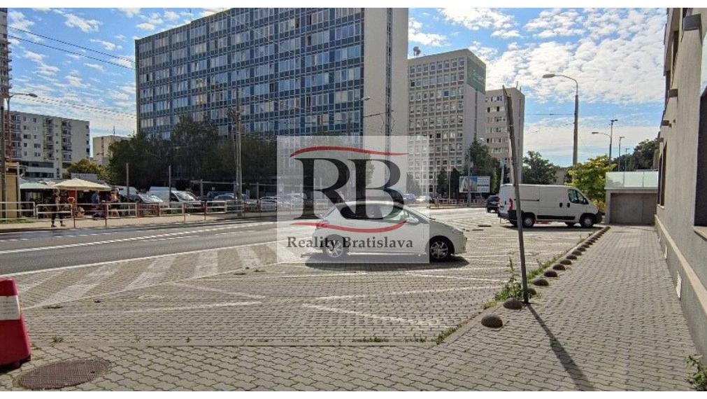 Parkovacie miesto na predaj - ul. Miletičova, Bratislava II