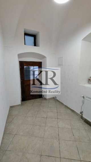 Skladový priestor na prenájom, Štefánikova Trnava, 55 EUR + energie, možnosť parkovacieho miesta