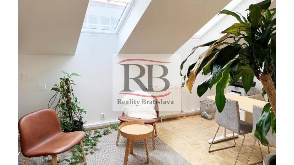 Kancelárie v krásnej historickej budove na Zochovej ulici, Staré Mesto, 174,40m2