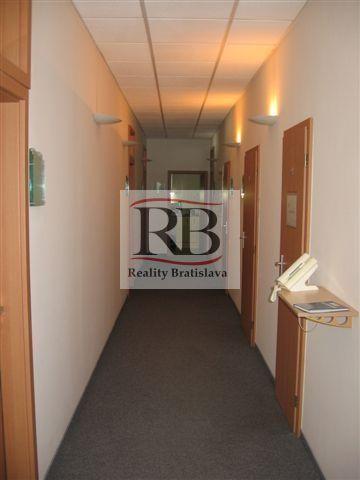 Kancelárske priestory v Petržalke  na prenájom