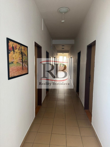 Polyfunkčná budova na predaj Bratislava 3, Staviteľská ulica