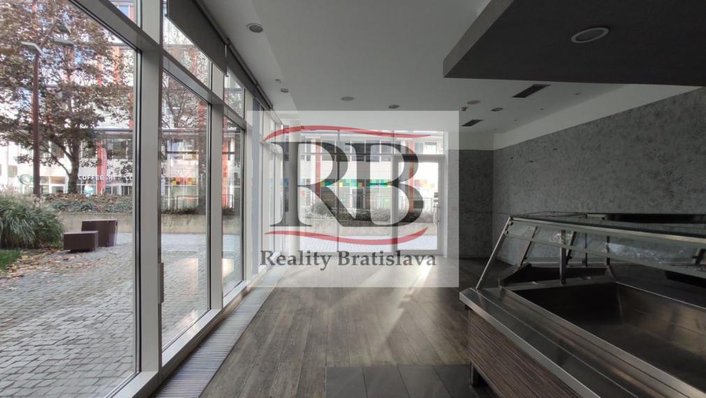 Obchodné priestory v Apollo BC 2, Prievozská-Ružinov