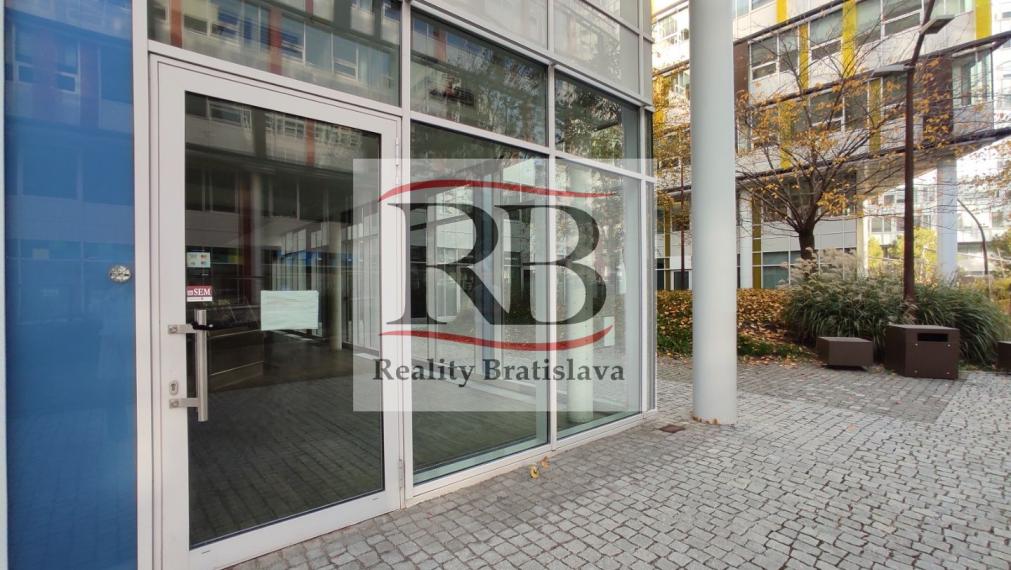 Obchodné priestory v Apollo BC 2, Prievozská-Ružinov