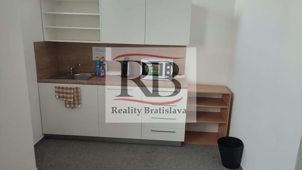 Kancelárske a skladové priestory na Vajnorskej ulici na prenájom, Bratislava III TOP