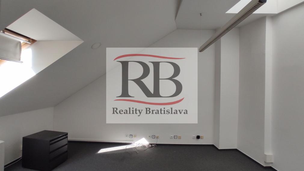 Kancelársky celok v reprezentatívnom historickom objekte v centre, 125 m2