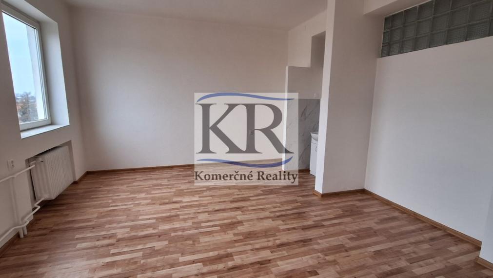 Dvoj kancelária s umývadlom na prenájom, ulica Zoltána Kodalya, 39,06m2, Galanta, 394,-EUR bez DPH vrátane energií