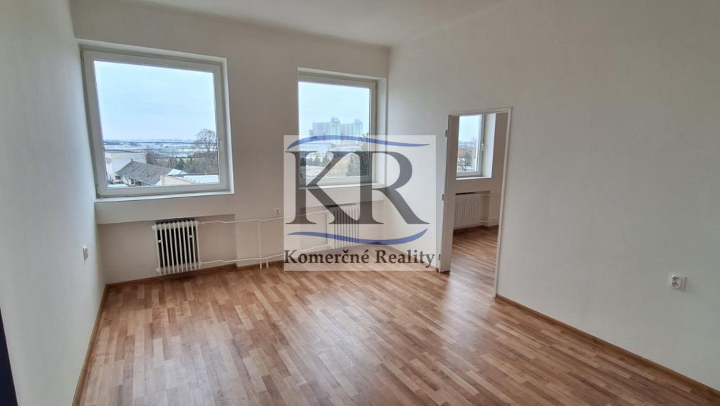 Dvoj kancelária s umývadlom na prenájom, ulica Zoltána Kodalya, 39,06m2, Galanta, 394,-EUR bez DPH vrátane energií