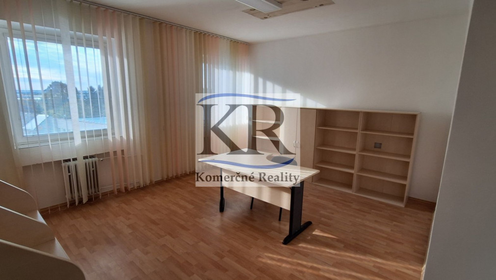 Kancelárske priestory na prenájom, ulica Zoltána Kodalya, 21,90m2, Galanta, 221,-EUR bez DPH vrátane energií