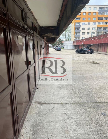 Garáž 13m2 na Bebravskej ulici BA II PREDAJ
