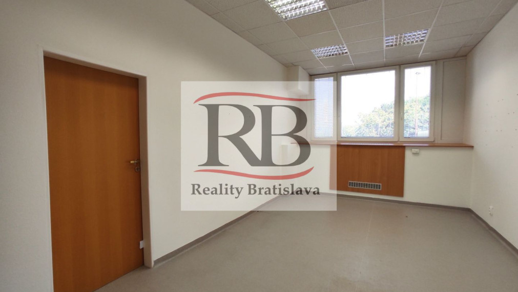 Priestory vhodné na fyzio, masáže, kliniku s parkovaním na Bajkalskej ulici, BAII, 394m2