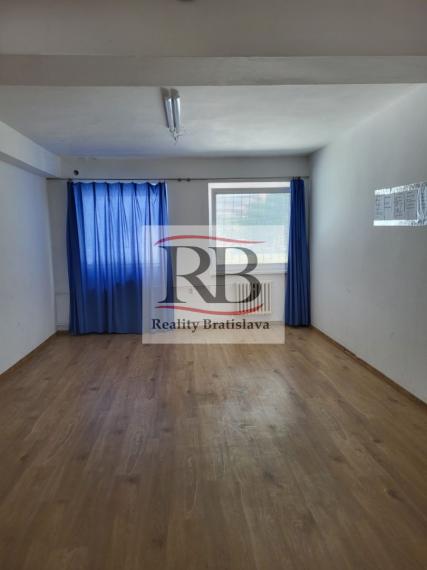 Kancelárie v tesnej blízkosti kúpaliska Matadorka, Údernícka-Petržalka