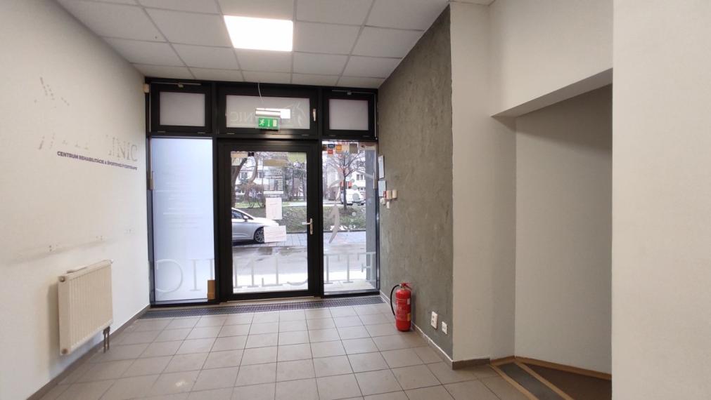 Priestor 300m2 so ZDRAVOTNÍCKYM ŠTANDARDOM, Hotel Bratislava