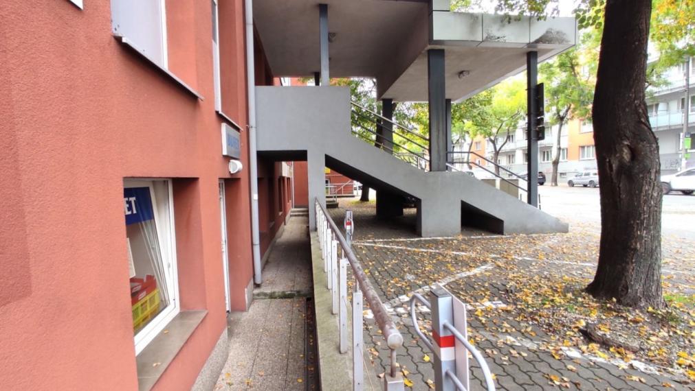 Obchodno-reštauračný priestor na Záhradníckej ulici na PREDAJ, RUŽINOV – Bratislava 2