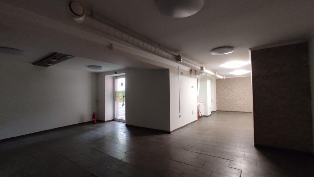 Obchodný priestor vhodný aj na kaviareň na PREDAJ, Záhradnícka – RUŽINOV, BA2