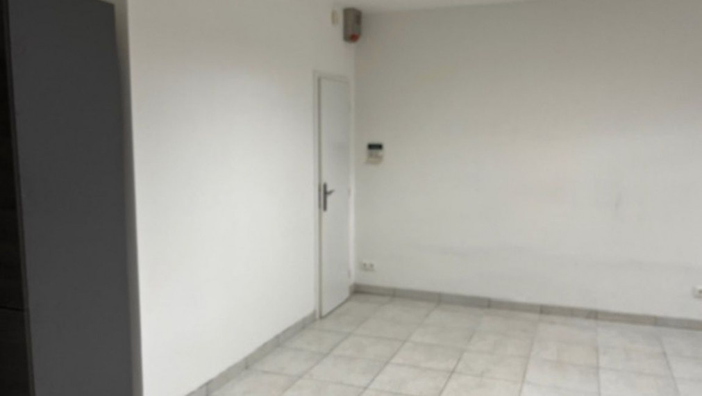 Komerčné priestory na predaj - Na Piesku, Bratislava II 