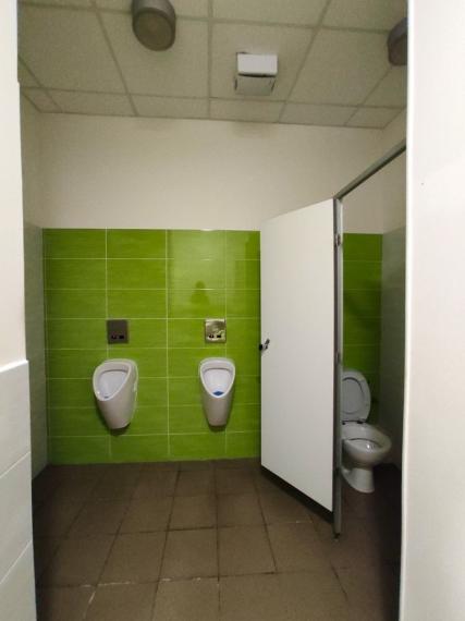 300m2 obchodný priestor so ZDRAVOTNÍCKYM ŠTANDARDOM, vysokými stropmi, 2 vstupmi a parkovaním