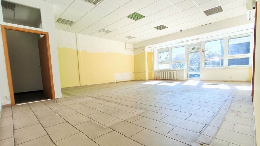 OBCHODNÝ PRIESTOR NA PRENÁJOM, Trenčianska ulica