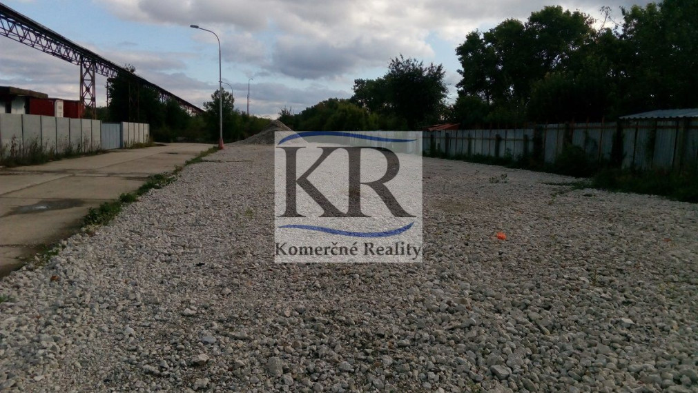 Spevnená plocha na prenájom