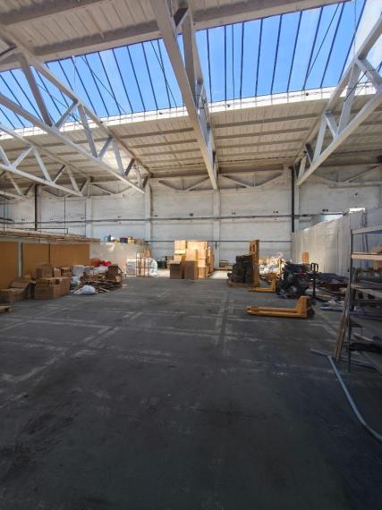 Moderné skladové priestory a kancelárie – okamžite voľné, prístup 24/7