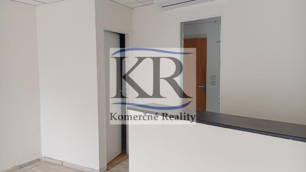 Prenájom komerčného priestoru s výkladom, klimatizáciou a parkovaním