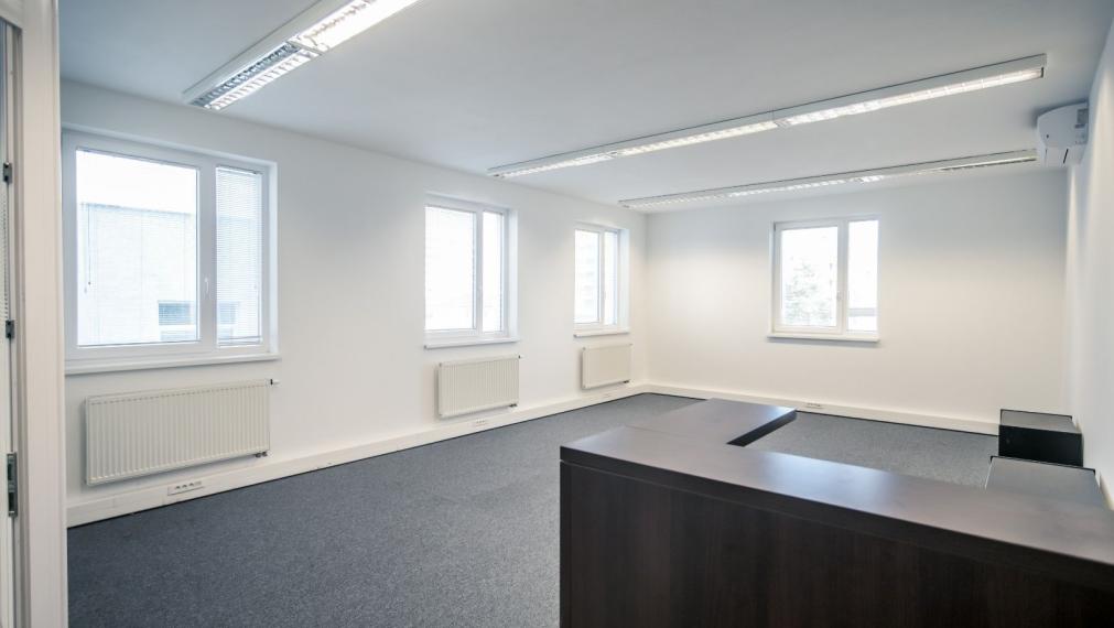 Reprezentatívna polyfunkčná budova so skladom a parkovaním v atraktívnej lokalite, Bratislava - Nové Mesto TOP