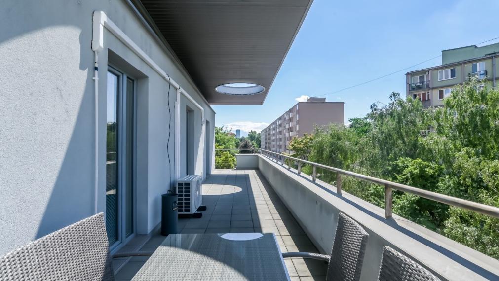 Reprezentatívna polyfunkčná budova so skladom a parkovaním v atraktívnej lokalite, Bratislava - Nové Mesto