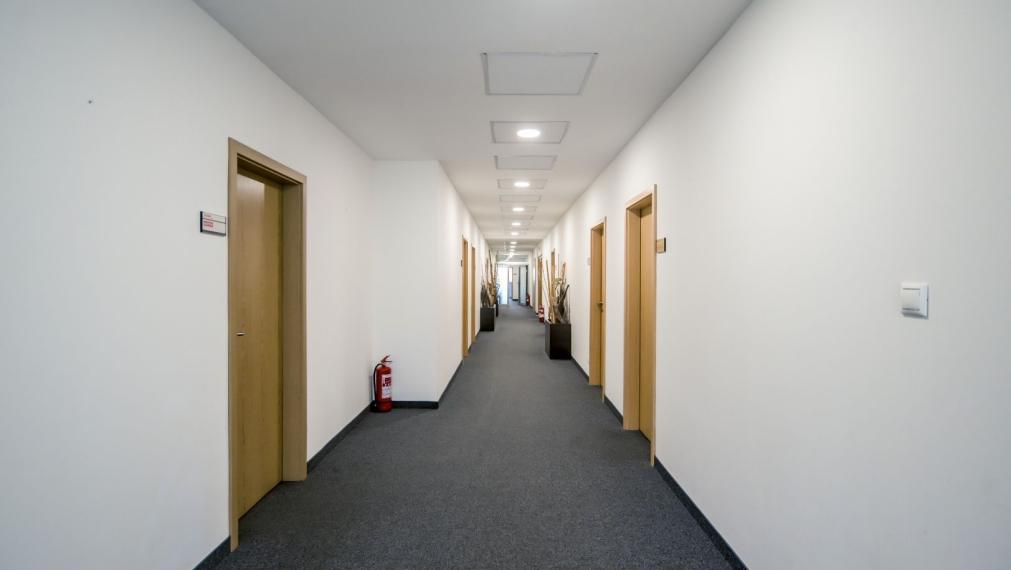 Reprezentatívna polyfunkčná budova so skladom a parkovaním v atraktívnej lokalite, Bratislava - Nové Mesto