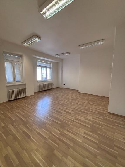 Kancelársky komplex v historickej admin. budove v Starom Meste TOP