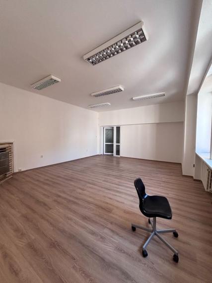 Kancelársky komplex v historickej admin. budove v Starom Meste