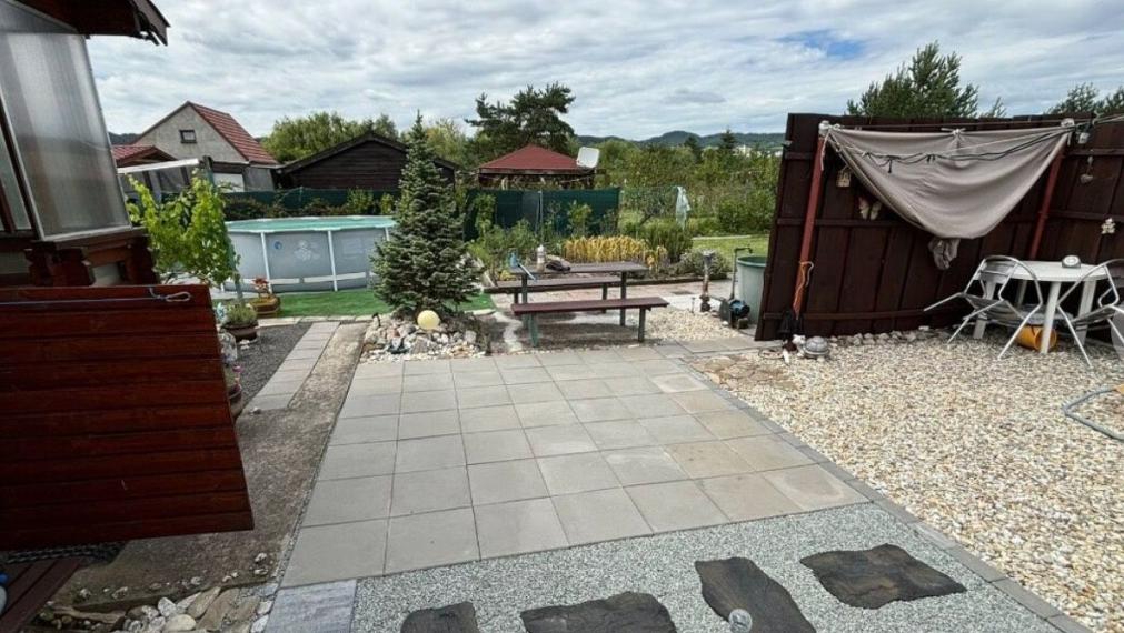 Záhrada na predaj, Rača