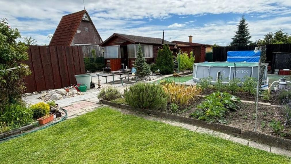 Záhrada na predaj, Rača