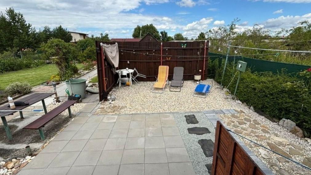 Záhrada na predaj, Rača