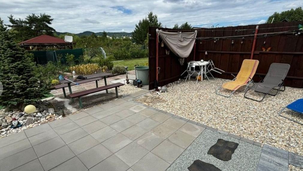 Záhrada na predaj, Rača