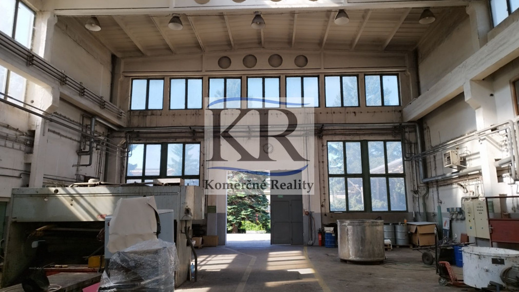 Predaj: Výrobná hala s kompletným zázemím v monitorovanom areáli Chemolak