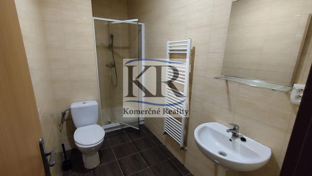 Investičná príležitosť – kompletne zrekonštruovaná ubytovňa pri železničnej stanici v Smoleniciach