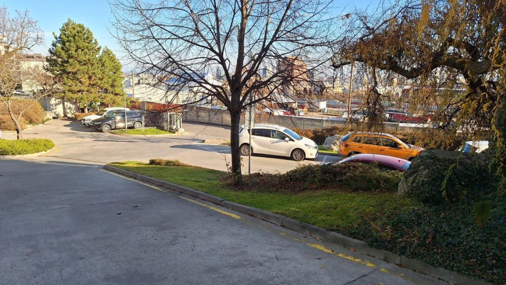 Na predaj - dvoj-garáž 6x7m  , ul. Tupého, Bratislava III  TOP