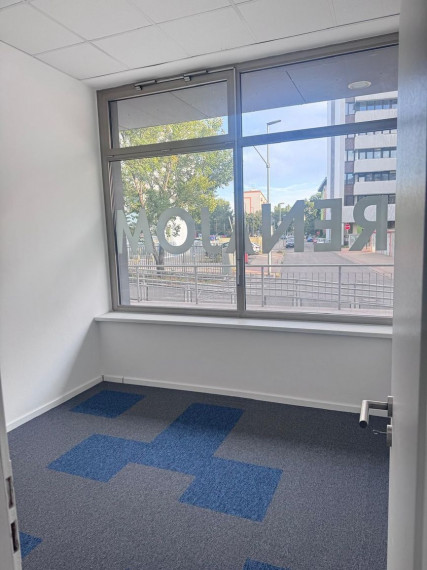 Na prenájom - obchodný priestor, ul. Klincová, Bratislava II