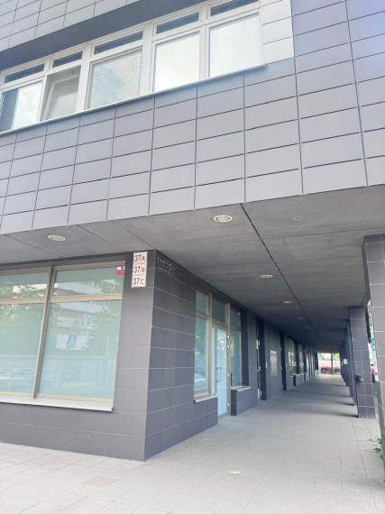 Na prenájom - obchodný priestor, ul. Klincová, Bratislava II