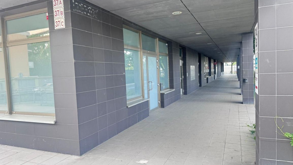 Na prenájom - obchodný priestor, ul. Klincová, Bratislava II