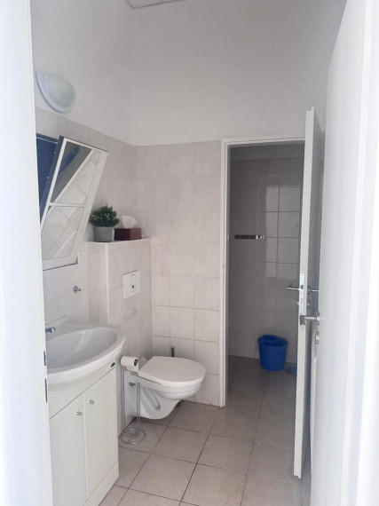 Na prenájom - obchodný priestor, ul. Klincová, Bratislava II