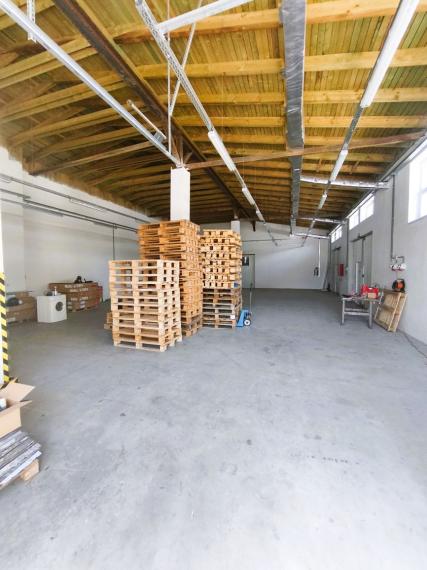 Moderný sklad 258 m2 - možnosť deliť na menšie celky