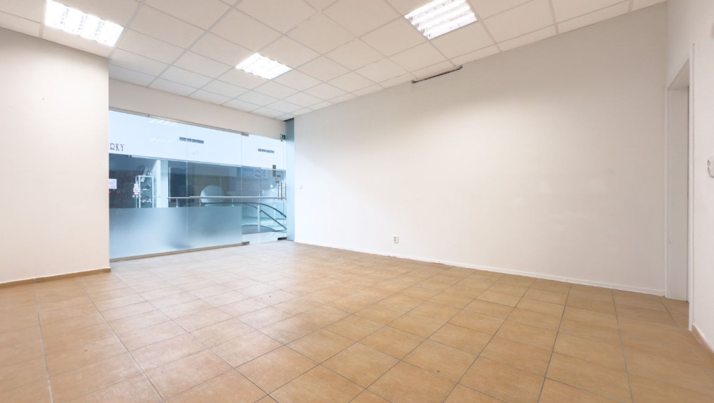 OC Saratov – Obchodné priestory na prenájom v Dúbravke