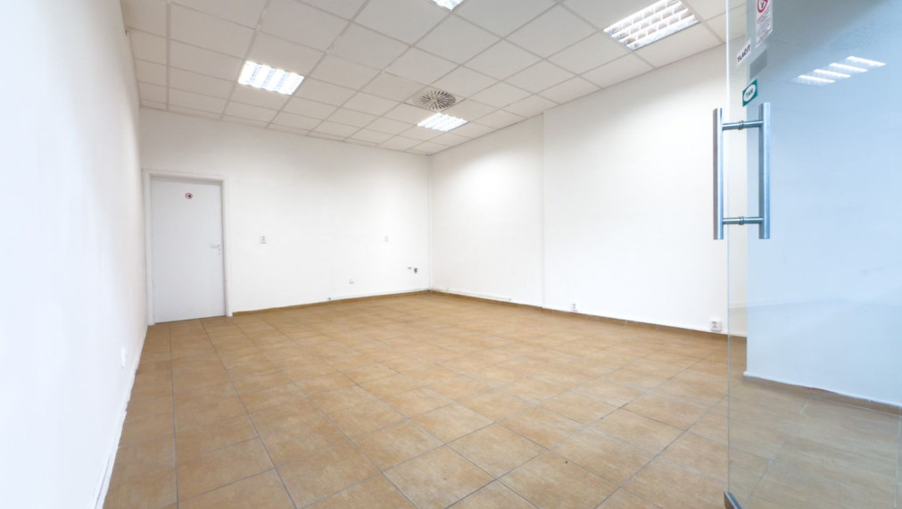 OC Saratov – Obchodné priestory na prenájom v Dúbravke