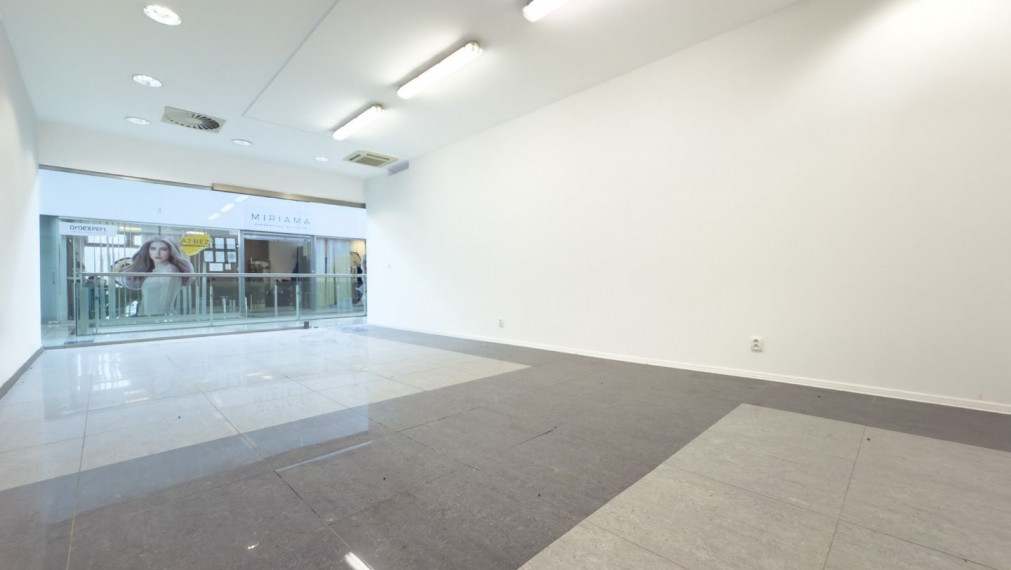 OC Saratov – Obchodné priestory na prenájom v Dúbravke