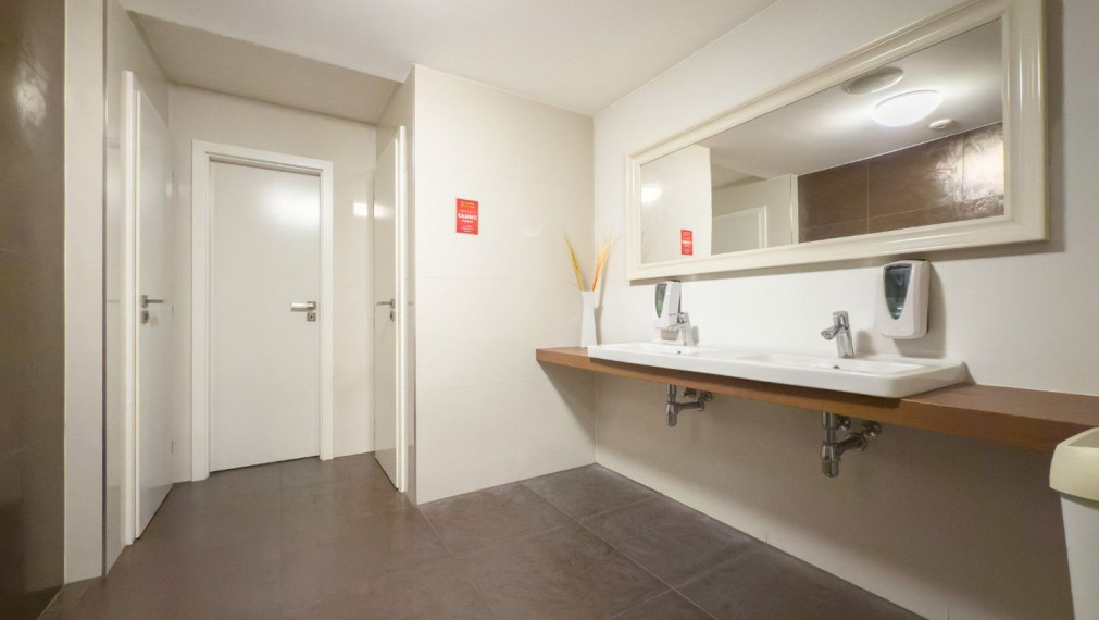 OC Saratov – Obchodné priestory na prenájom v Dúbravke