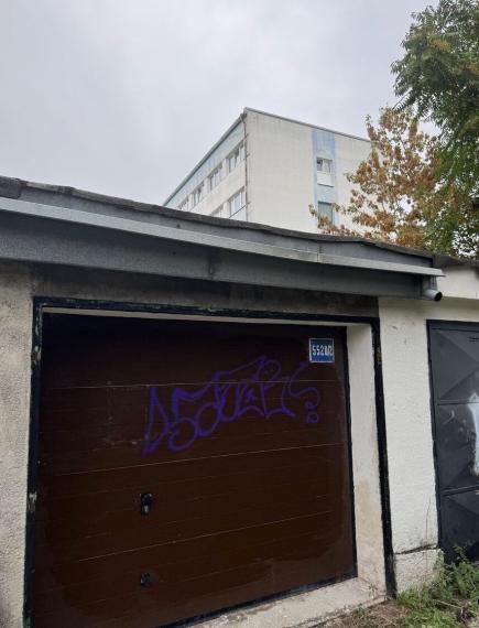 Na predaj - garáž, ul.Koceľova, Bratislava II