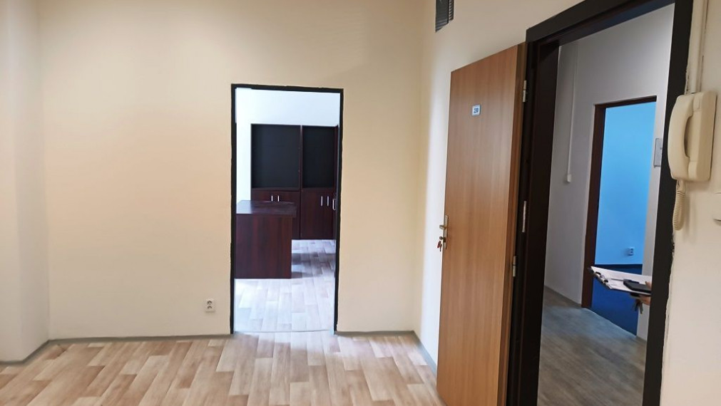 Kancelársky priestor 30m² v BA - I na prenájom